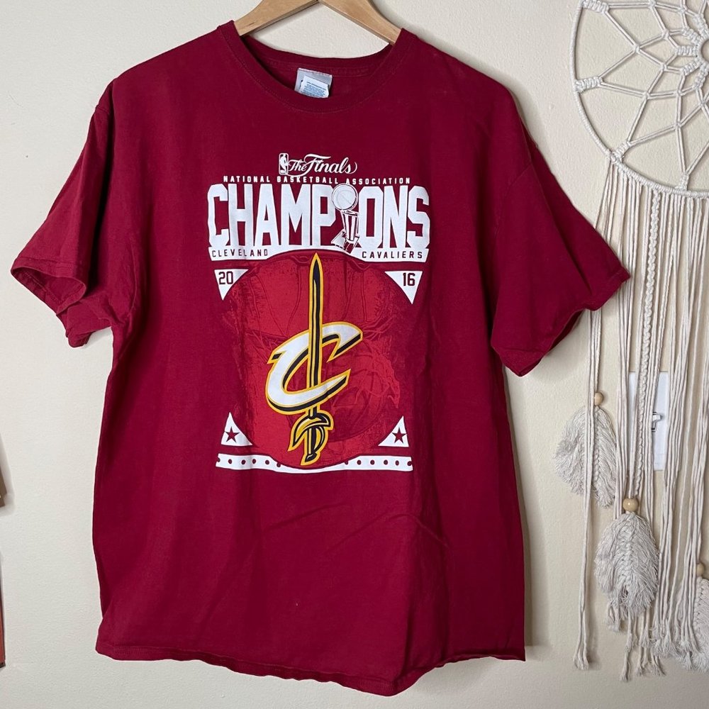 NBA 2016 Champions Cleveland Cavaliers Shirt Maroon Unisex Size L